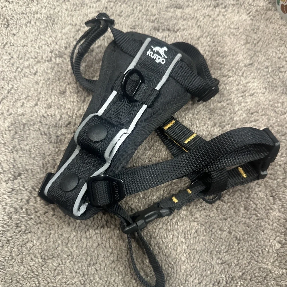 Play! Small Harness small. New no tags